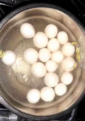 রসগোল্লা (Rasgulla Recipe in Bengali) রেসিপির প্রধান ছবি