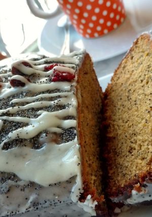 Una foto de Budín de Naranja y Amapolas