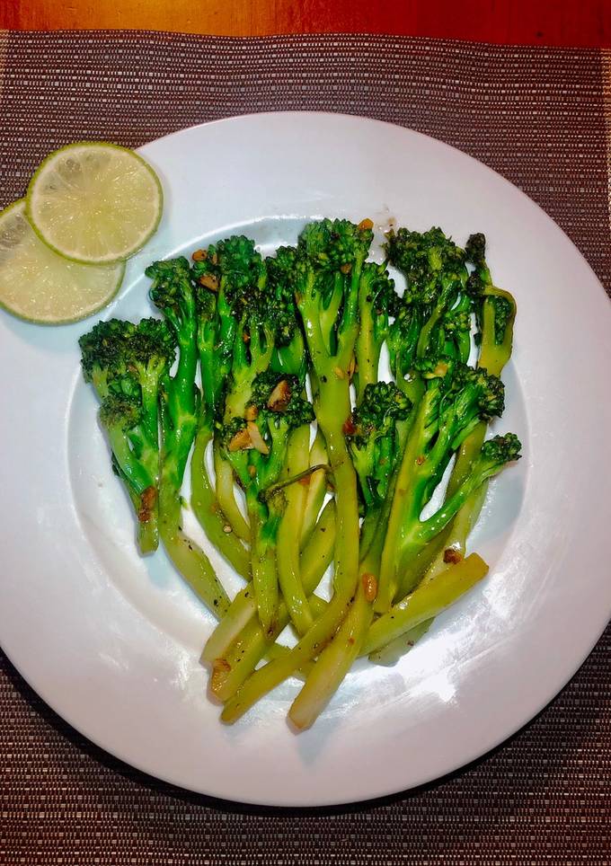 Hình của món Bông cải xanh baby xào tỏi (Baby broccoli 🥦 and 🧄).