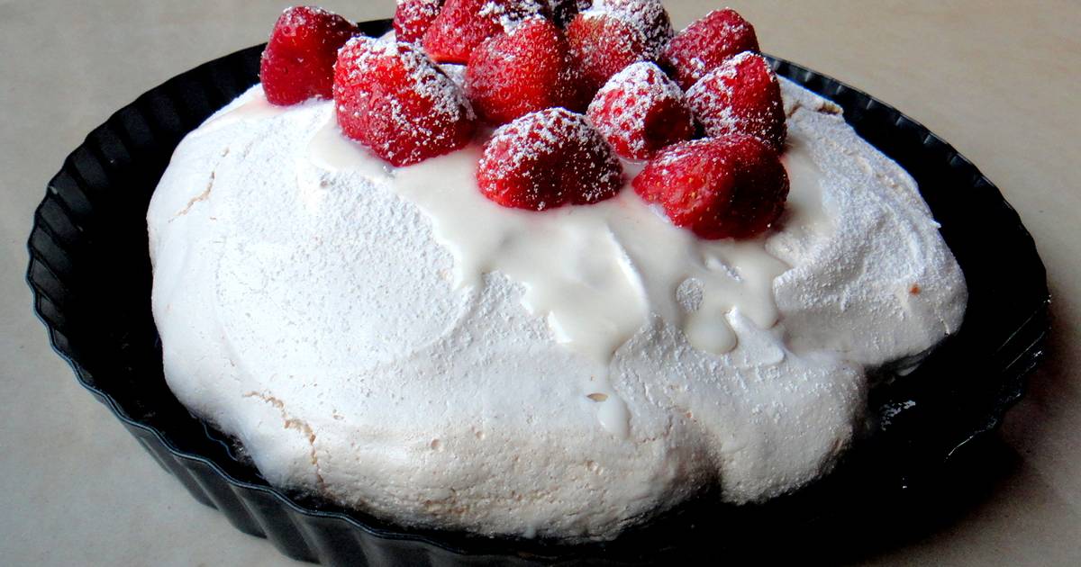 Pavlova Recipe by Lejna Ramachandran - Cookpad