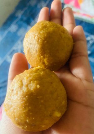 चने की दाल के लड्डू(chane ki daal ke laddu recipe in hindi) रेसिपी मुख्य फोटो