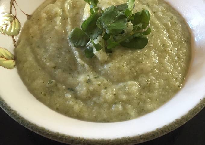 How to Make Super Quick Homemade Cauliflower and watercress soup