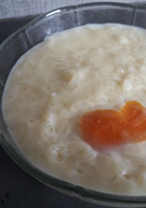 Una foto de Arroz con leche saborizado con naranja !
