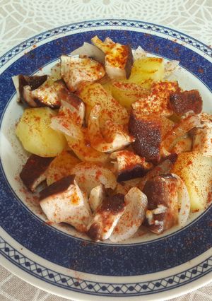 Una foto de 🇪🇸Shiitake a feira/a la gallega solidario de comercio justo y vegano🍄