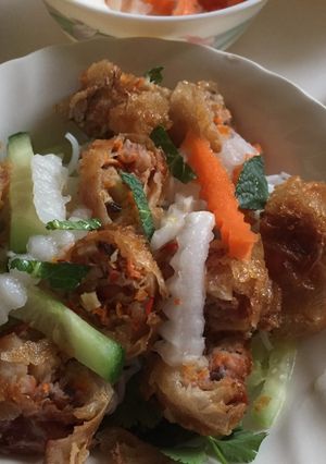 Hình của món Bún chả giò.