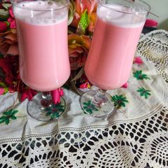 A picture of Roohafza and milk sharbat.