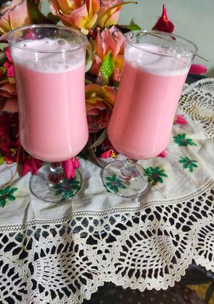 A picture of Roohafza and milk sharbat.
