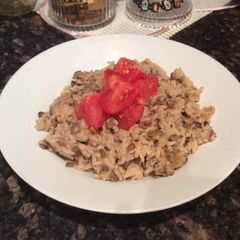 A picture of Mjadra (Rice & Lentils).