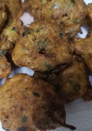 A picture of Besan Pakore.