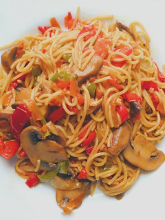 Una foto de Noodles Estilo Oriental