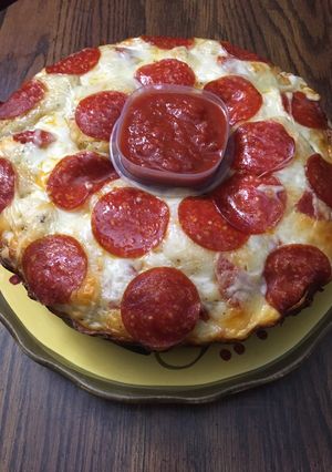 A picture of Pizza monkey bread.