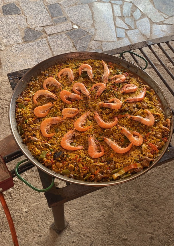 Una foto de Paella