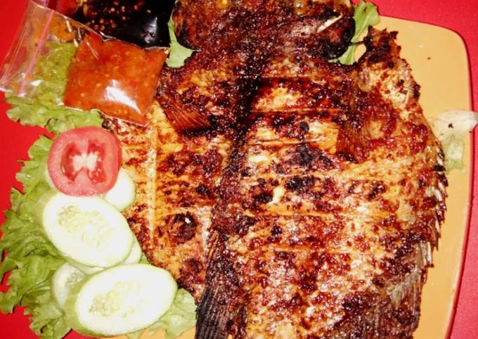 Resep Gurame Bakar Pedas Nampol Oleh Heni Mamanya Alka Cookpad