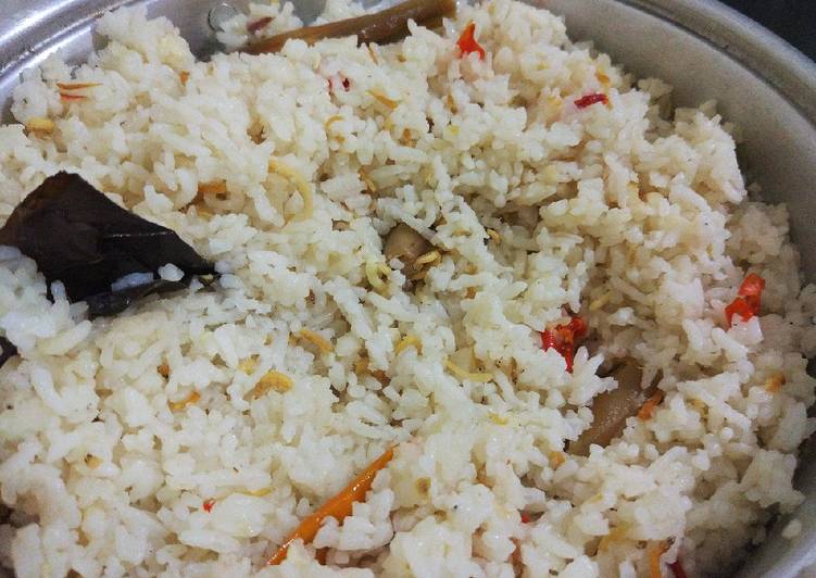 Langkah Mudah untuk Menyiapkan Nasi liwet, Enak Banget