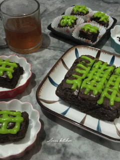 Foto resep Fudgy Brownies topping Glaze Pandan [tanpa mixer]