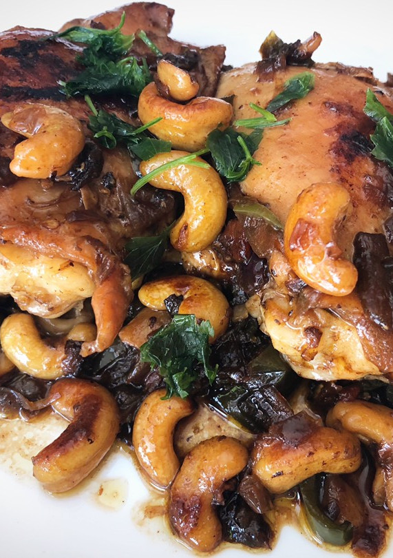Una foto de Pollo con anacardos