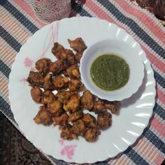 KUTTU PAKODA with SPINACH & POTATO. A picture of KUTTU PAKODA with SPINACH & POTATO..