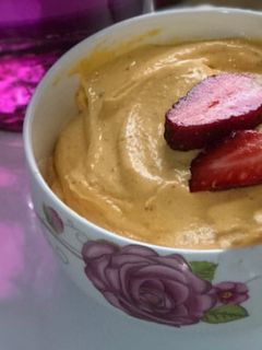 عکسی از دستور میلک شیک موز و خرمالو