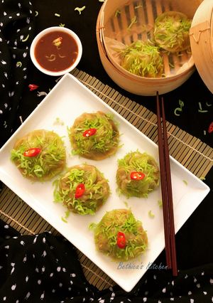 A picture of Stuffed Curry Momo.