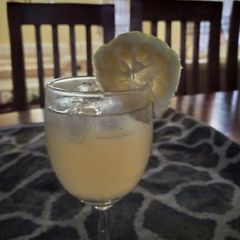 A picture of Lemonade.