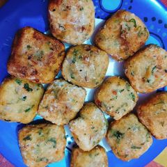 Suji ke cutlets A picture of Suji ke cutlets.