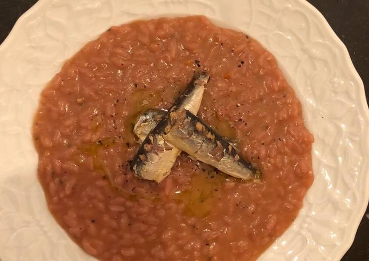 Risotto gustoso alle fragole con sardine di Alicante (senza burro)