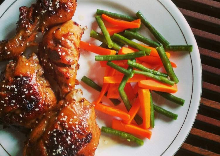 Honey Glazed Garlic Chicken with steamed veggies Honey Glazed Garlic Chicken with steamed veggies