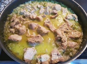 Foto principal de Carne de cerdo troceada en salsa