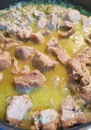 Una foto de Carne de cerdo troceada en salsa