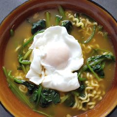 A picture of Instant Noodle.