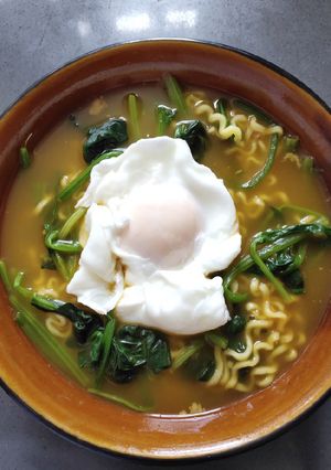 A picture of Instant Noodle.