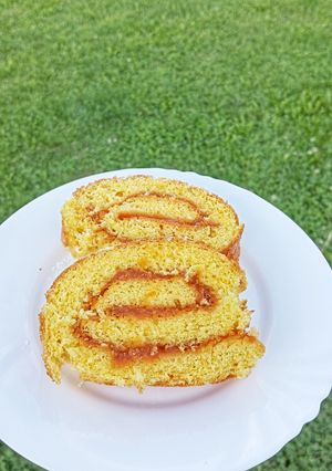 Lekváros piskótatekercs recept fotója