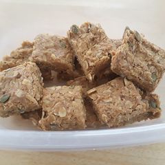 A picture of No Bake Peanut Butter Oat Bars.