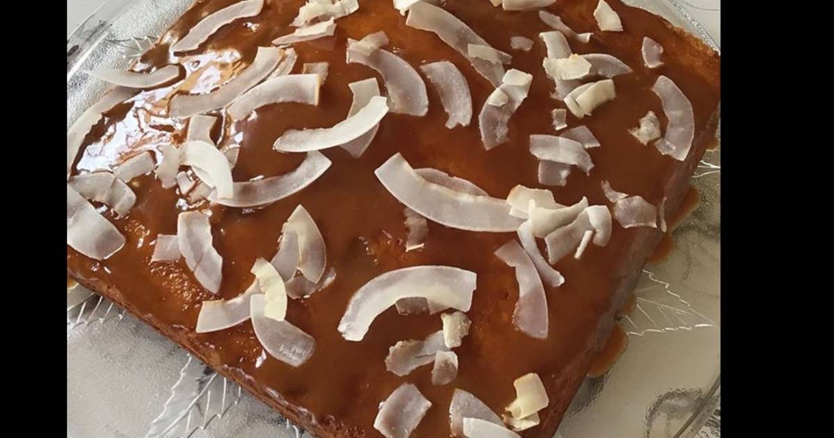 Gateau Noix De Coco Nappage Caramel Au Beurre Sale Copeaux De Noix De Coco De Mila Skull Cookpad
