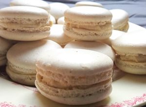 Une photo de Macarons vanille chocolat blanc