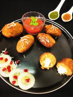 चीझी व्हेजिटेबल  कटलेट (cheese vegetable cutlet recipe in marathi) रेसिपी चे मुख्य फोटो 