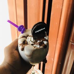 A picture of Oreo milkshake.