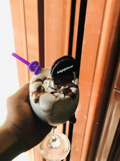 A picture of Oreo milkshake.