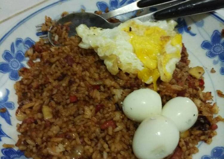Cara termudah untuk Terbaik EnakNasi goreng kornet pedas