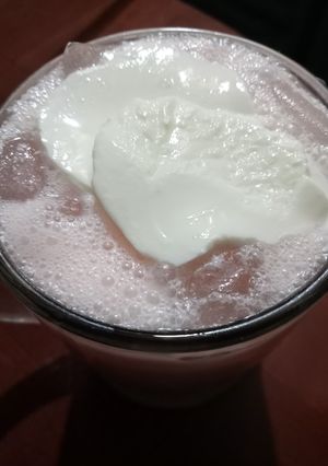 रूह अफ़ज़ा लस्सी (rooh afza lassi recipe in Hindi) रेसिपी मुख्य फोटो