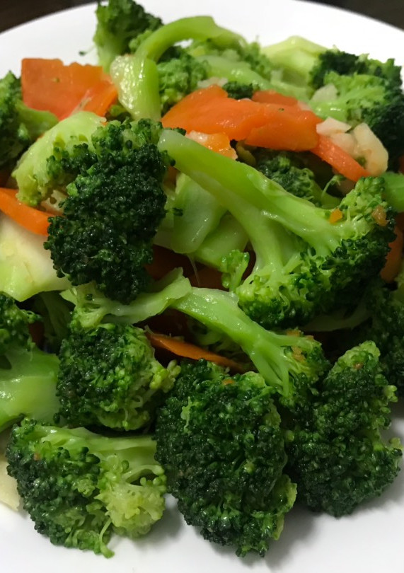輕鬆做簡單吃-蒜拌綠花菜 的食譜成品照片