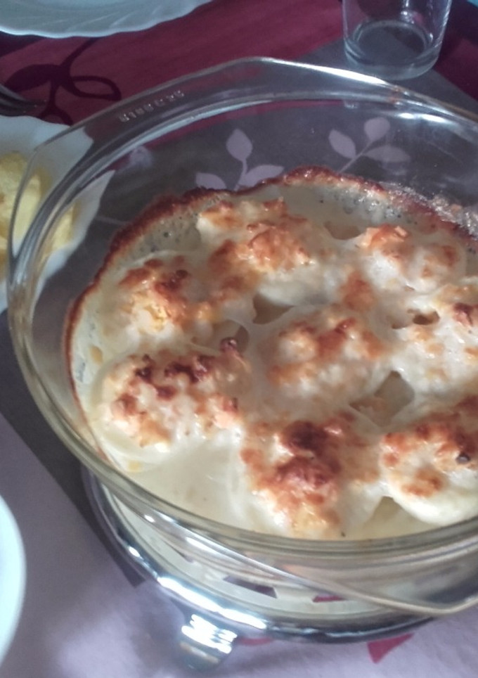 Una foto de Huevos rellenos gratinados con gambas