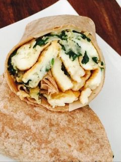 Una foto de "Wrap" Relleno de Omelette de Espinacas