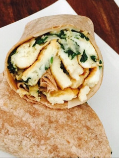 Una foto de "Wrap" Relleno de Omelette de Espinacas