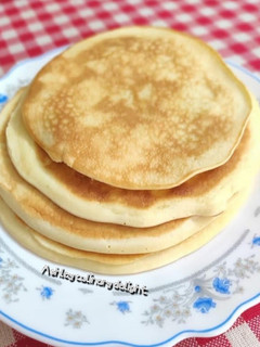 A picture of Fluffy vanilla pancake.