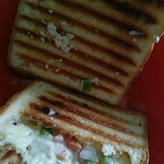 A picture of Chessey sandwich.