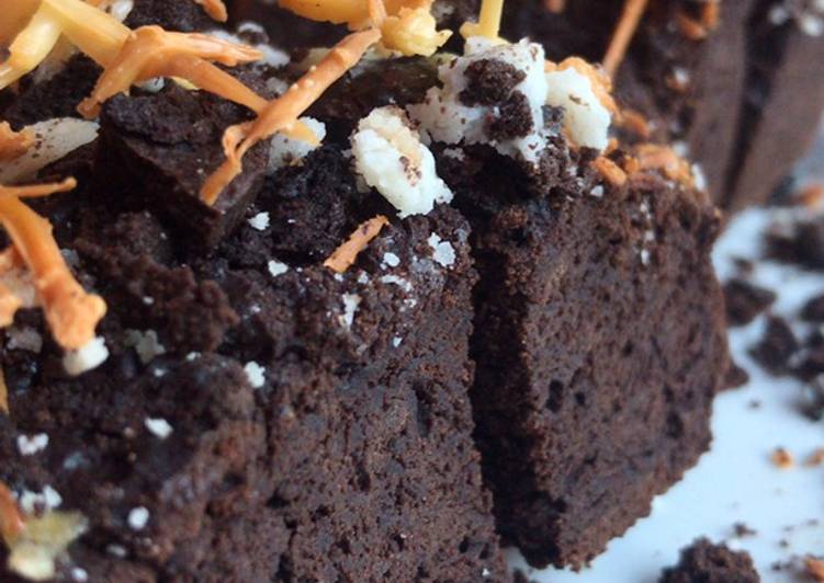 Brownies panggang with oreo and cheese