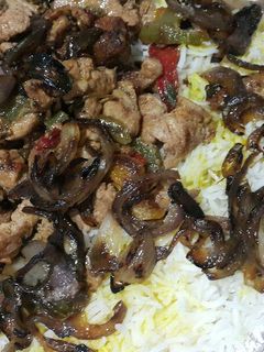 صورة لوصفة رز ابيض ومشكل دجاج لذييذه 🍗