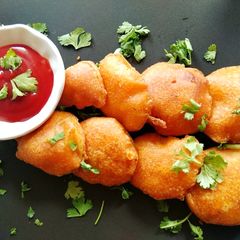 A picture of Potato pakoda (Alu pakoda).