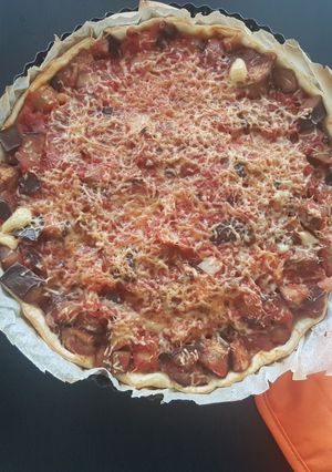 Une photo de Tarte aubergine, tomate et thon